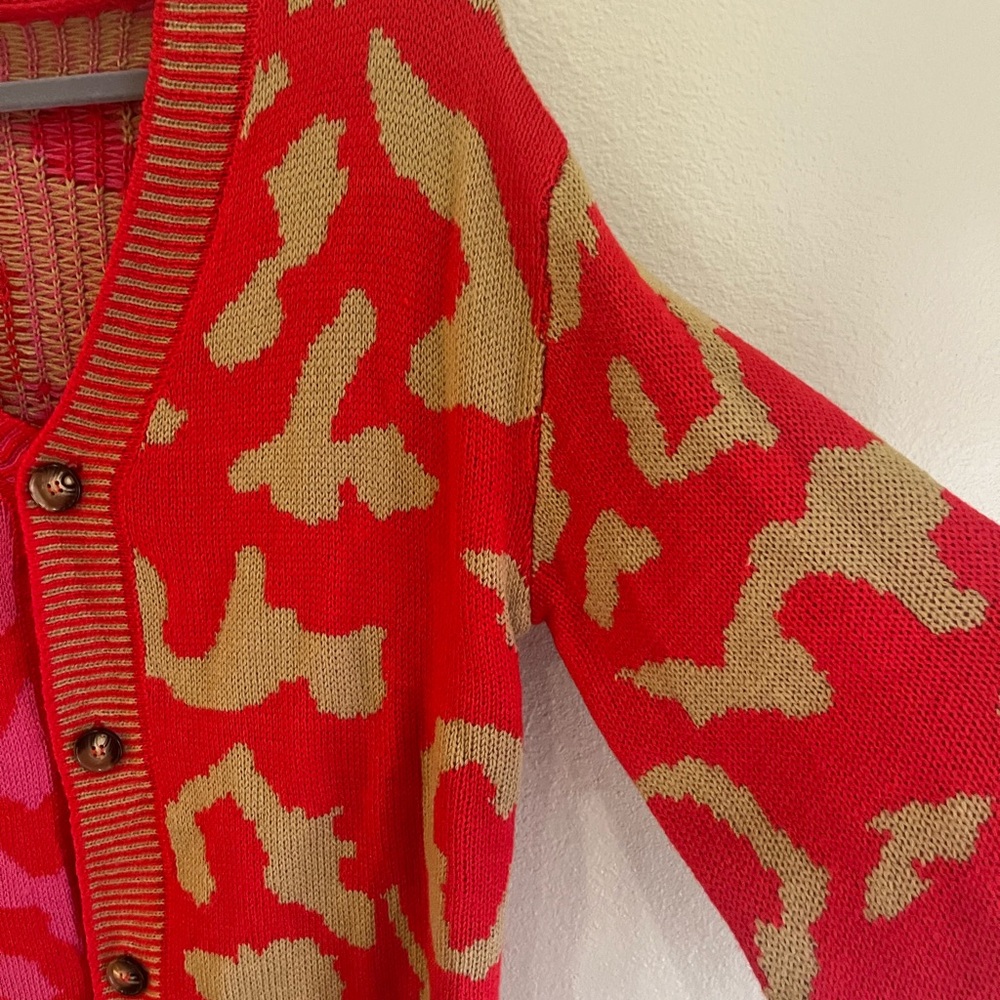 Stylish Red and Pink Leopard Print Women's Sweater - Picture 4 of 5